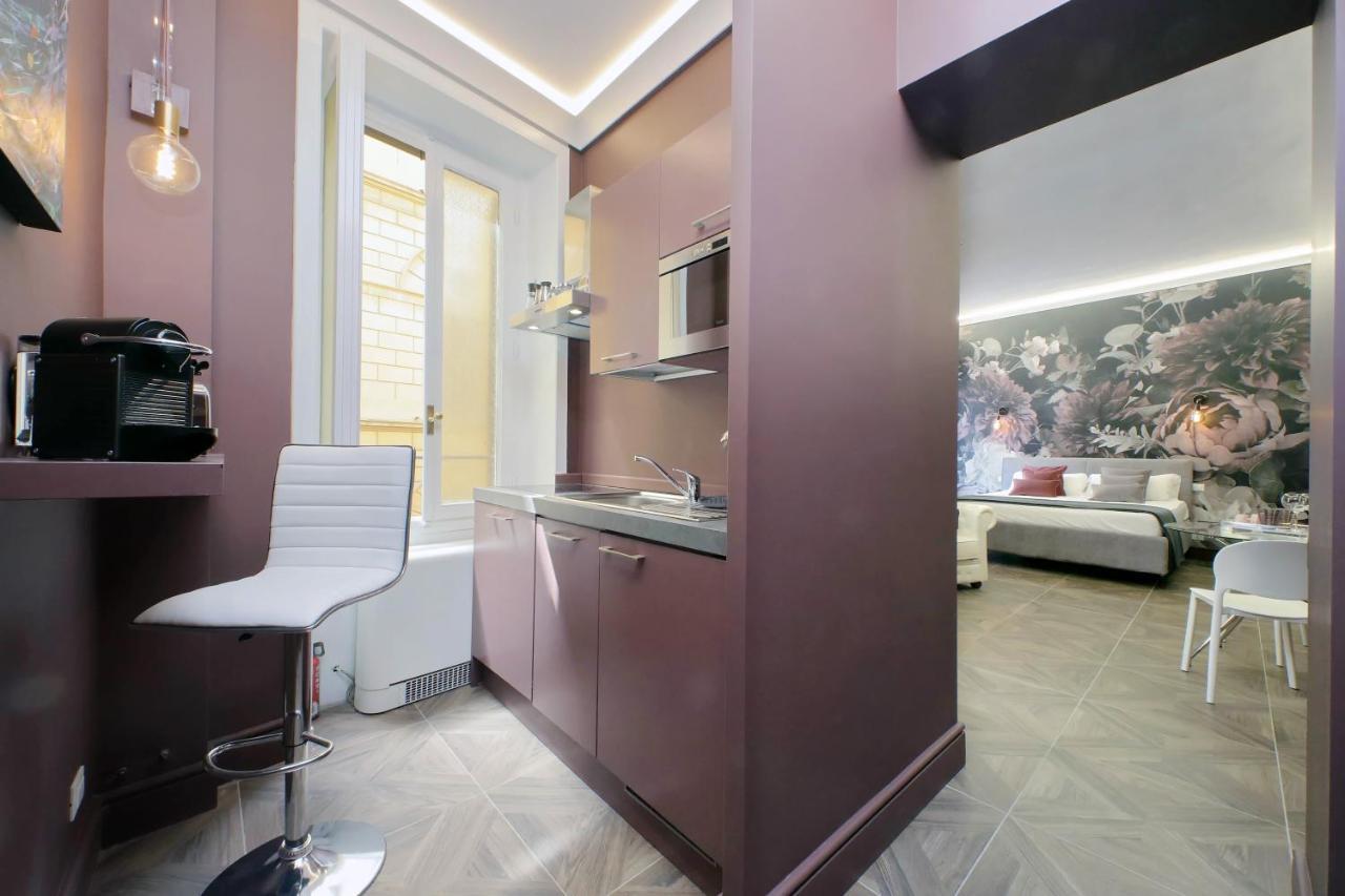 רומא Ych-Butterfly Flat Close Trevi Fountain מראה חיצוני תמונה